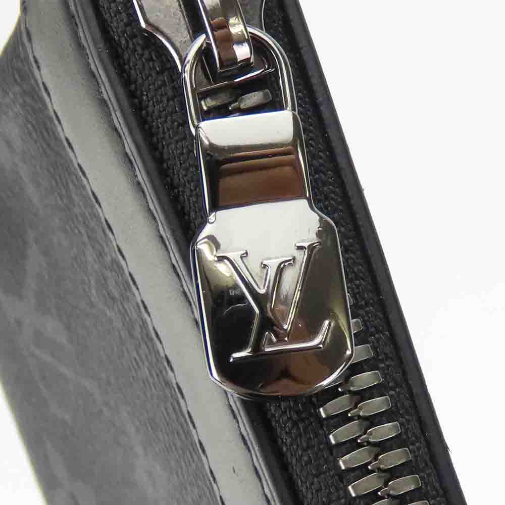Louis Vuitton Monogram Eclipse Pochette Discovery PM Clutch