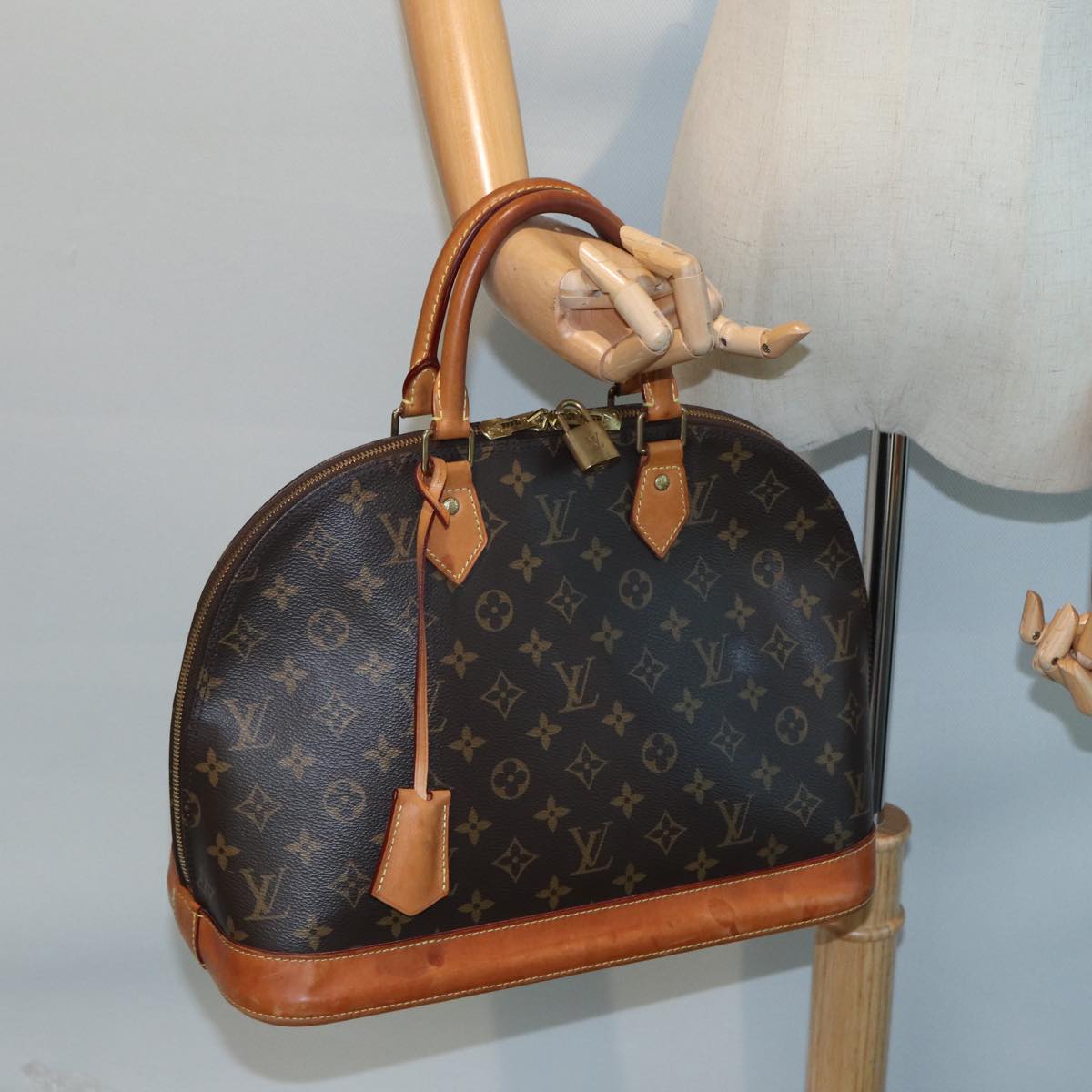 LOUIS VUITTON Monogram Alma MM Hand Bag M40878 LV 83099