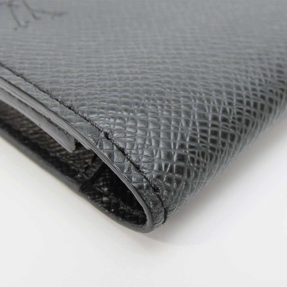 Louis Vuitton Taiga Card Case M30922