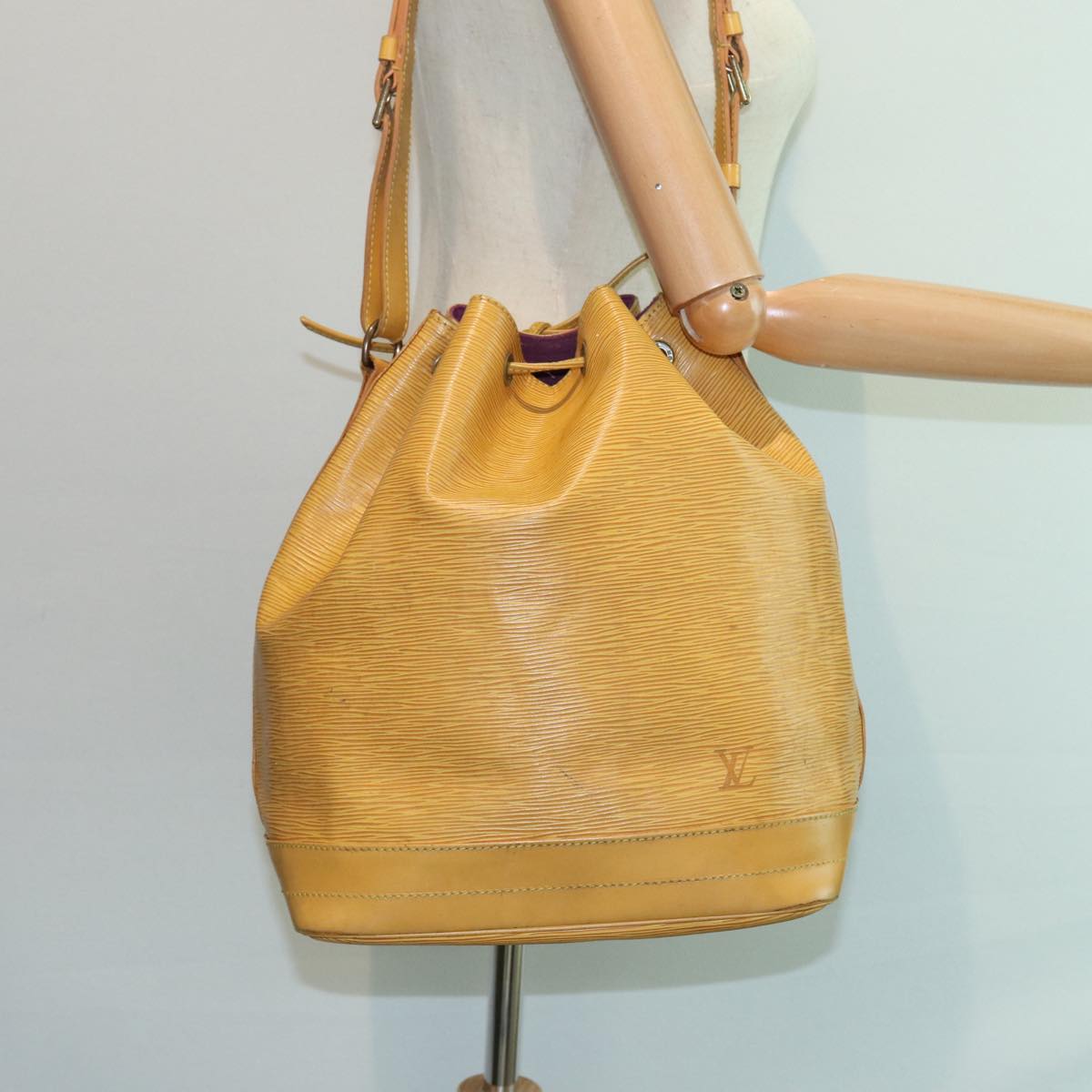 LOUIS VUITTON Epi Noe Shoulder Bag Tassili Yellow M44009 LV 83626