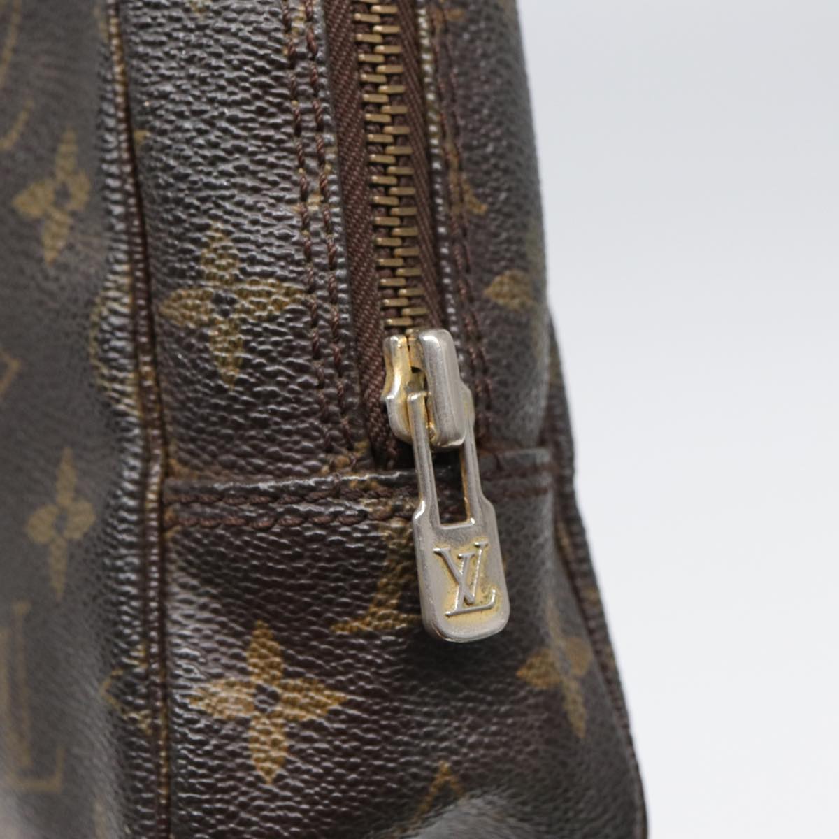 LOUIS VUITTON Monogram Trousse Toilette 23 Clutch Bag M47524 LV 83780