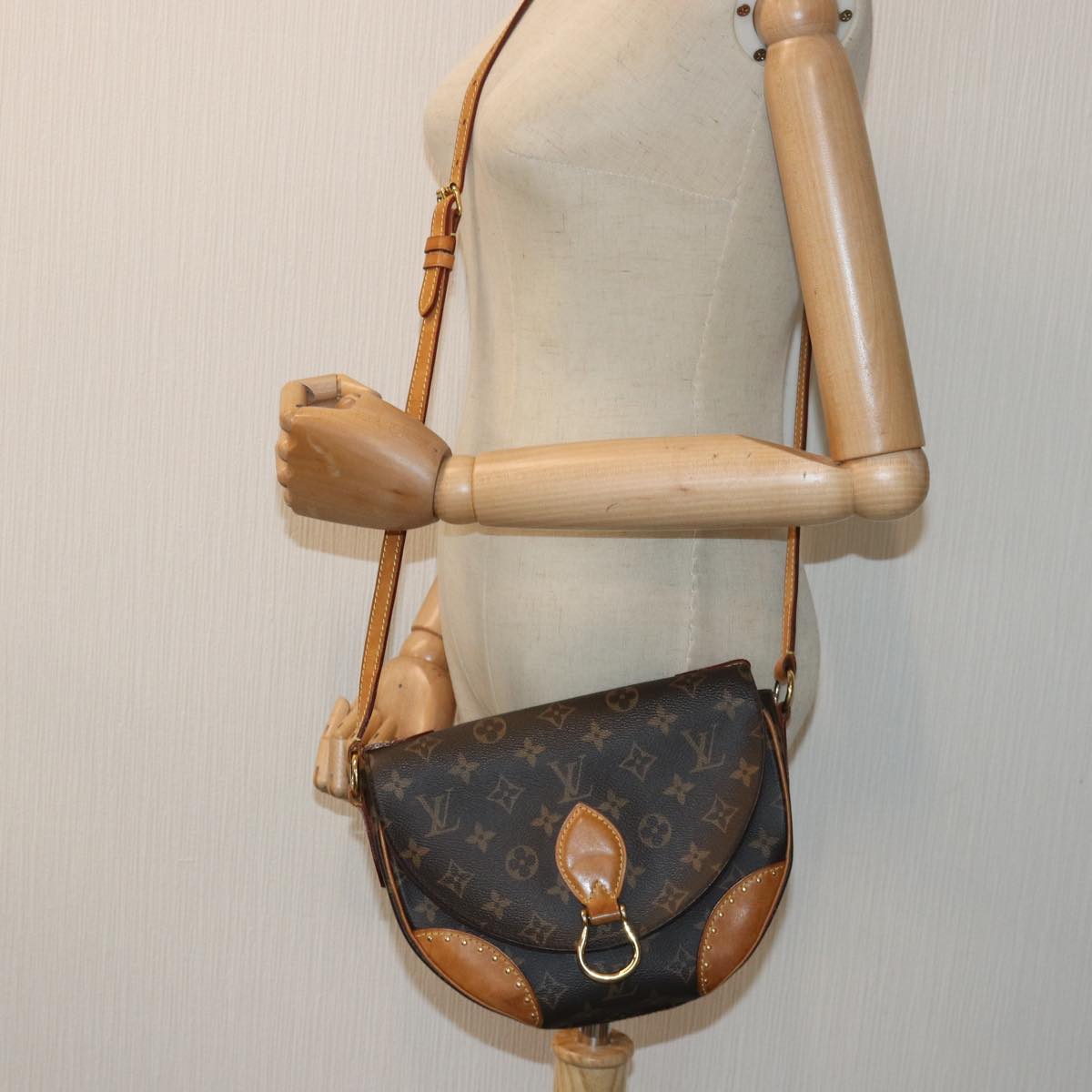 LOUIS VUITTON Monogram Monogram Saint Cloud Shoulder Bag M41481 LV 83828