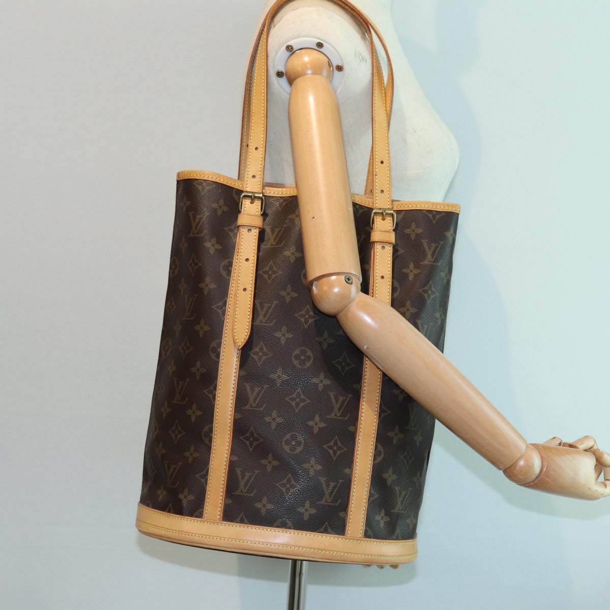 LOUIS VUITTON Monogram Bucket GM Shoulder Bag M42236 LV 83899
