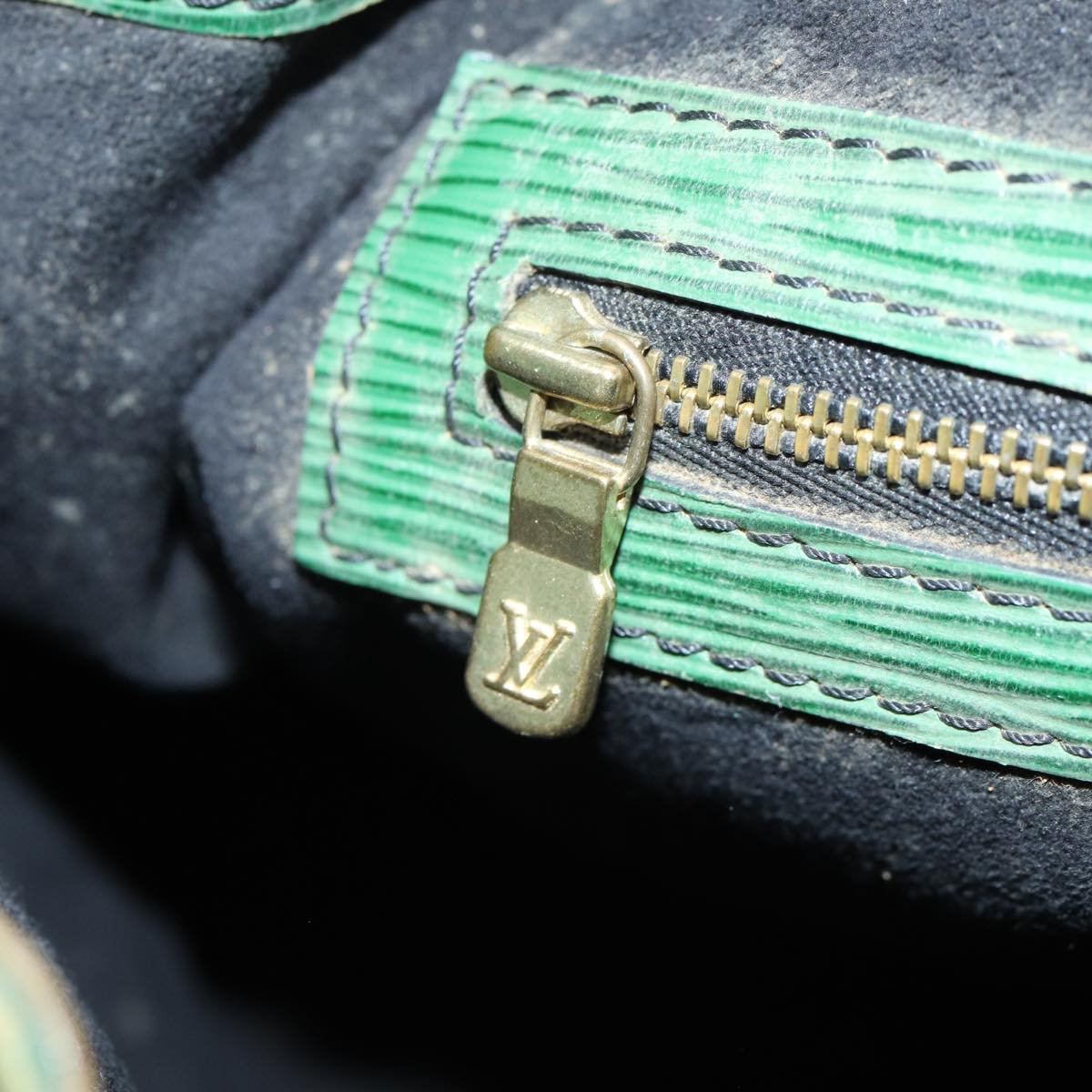 LOUIS VUITTON Epi Petit Noe Shoulder Bag Green M44102 LV 83994