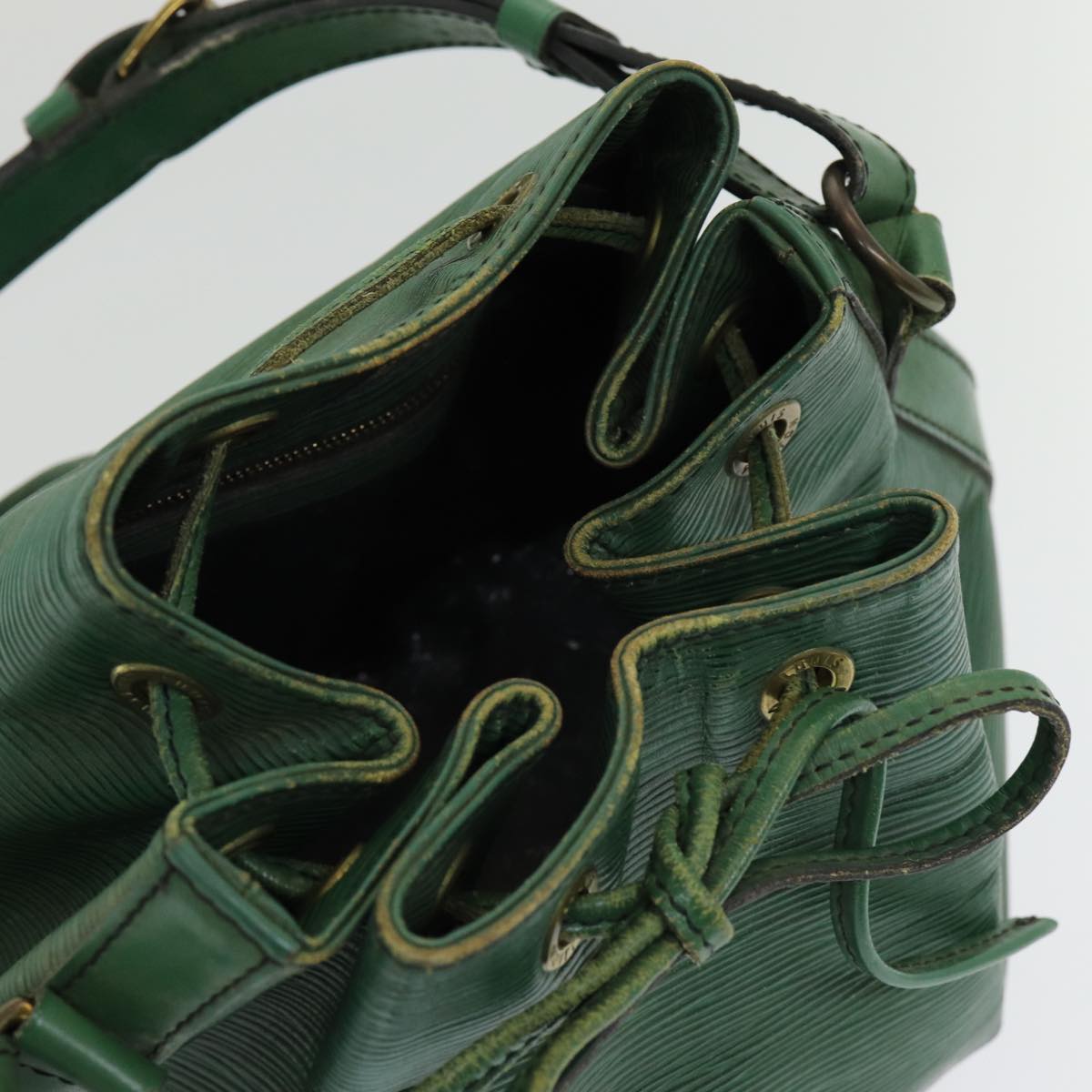 LOUIS VUITTON Epi Petit Noe Shoulder Bag Green M44102 LV 83994