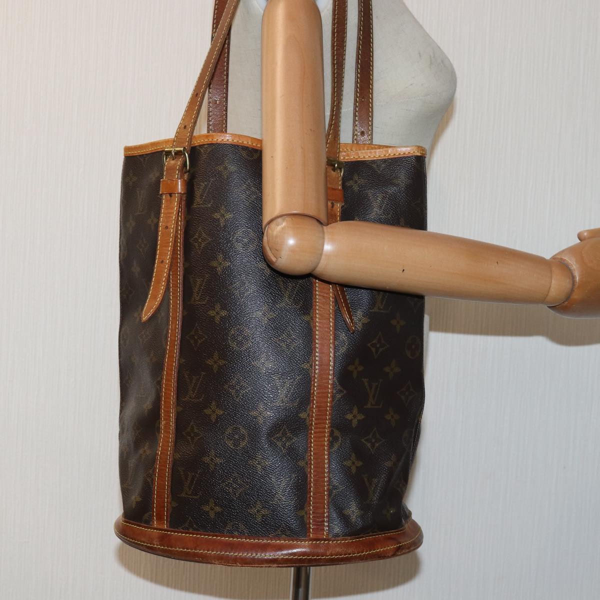 LOUIS VUITTON Monogram Bucket GM Shoulder Bag M42236 LV 84000