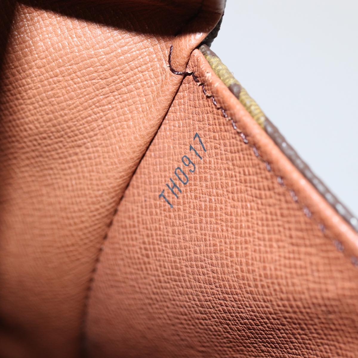 LOUIS VUITTON Monogram Saint Cloud GM Shoulder Bag M51242 LV 84051
