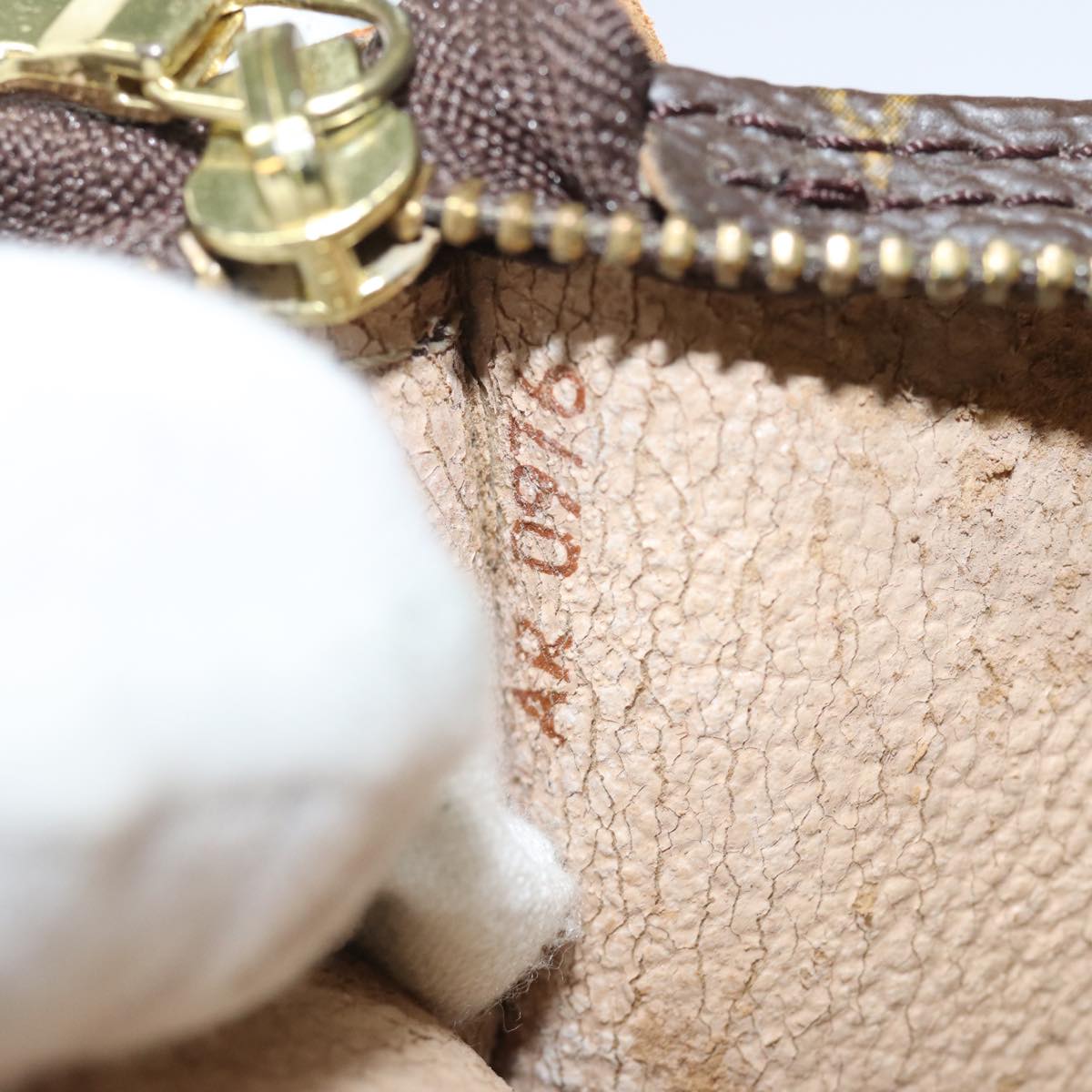 LOUIS VUITTON Monogram Bucket GM Pouch Accessory Pouch LV 84122