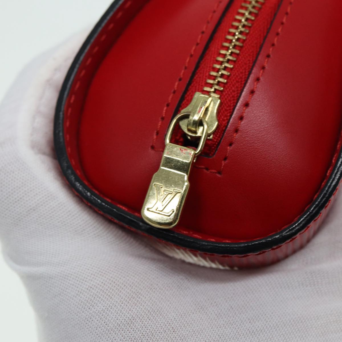 LOUIS VUITTON Epi Dauphine PM Pouch Castilian Red M48447 LV 84123