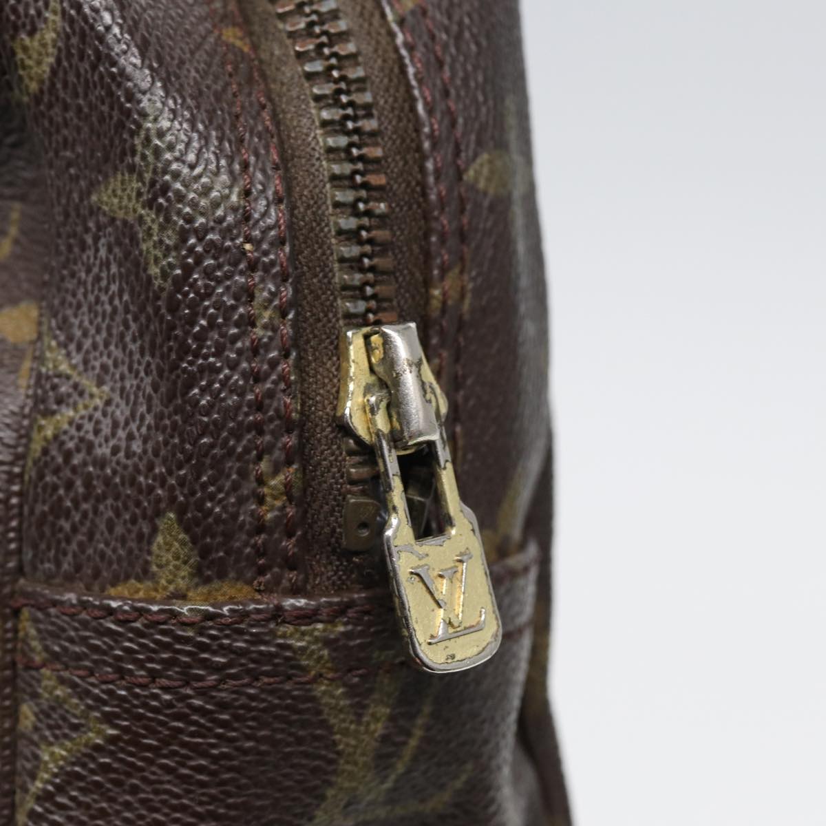 LOUIS VUITTON Monogram Trousse Toilette 28 Clutch Bag M47522 LV 84144