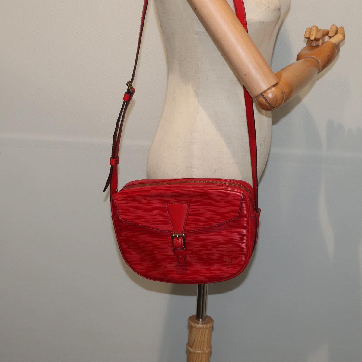 LOUIS VUITTON Epi Jeune Fille MM Shoulder Bag Red M52157 LV 84265