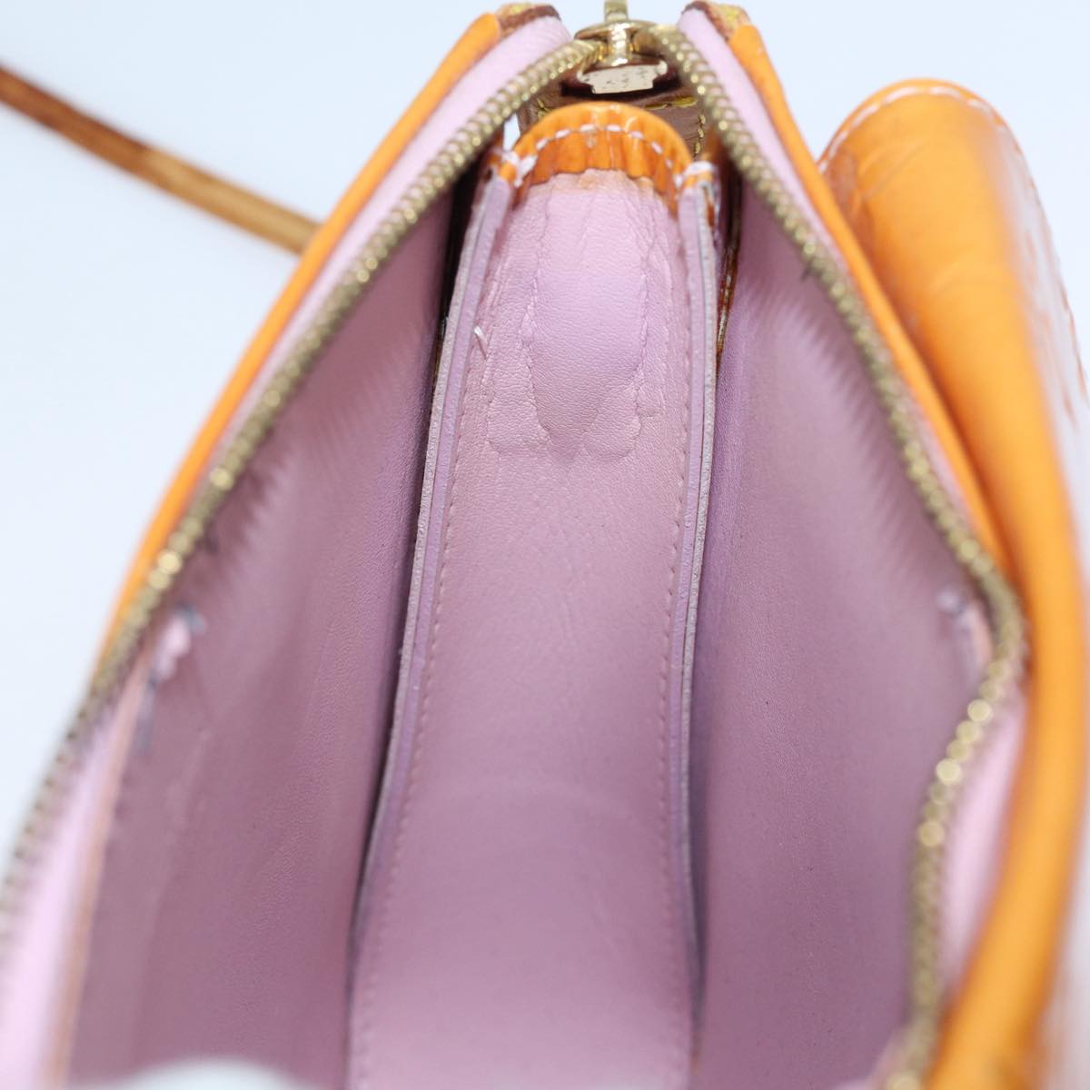 LOUIS VUITTON Monogram Vernis Motto Pouch Marshmallow Pink M91312 LV 84288