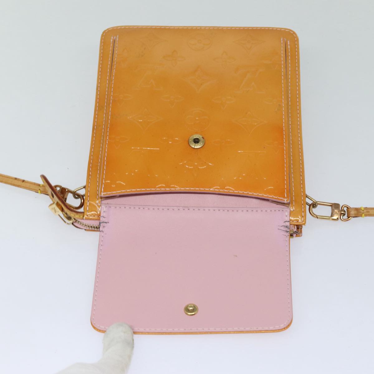 LOUIS VUITTON Monogram Vernis Motto Pouch Marshmallow Pink M91312 LV 84288