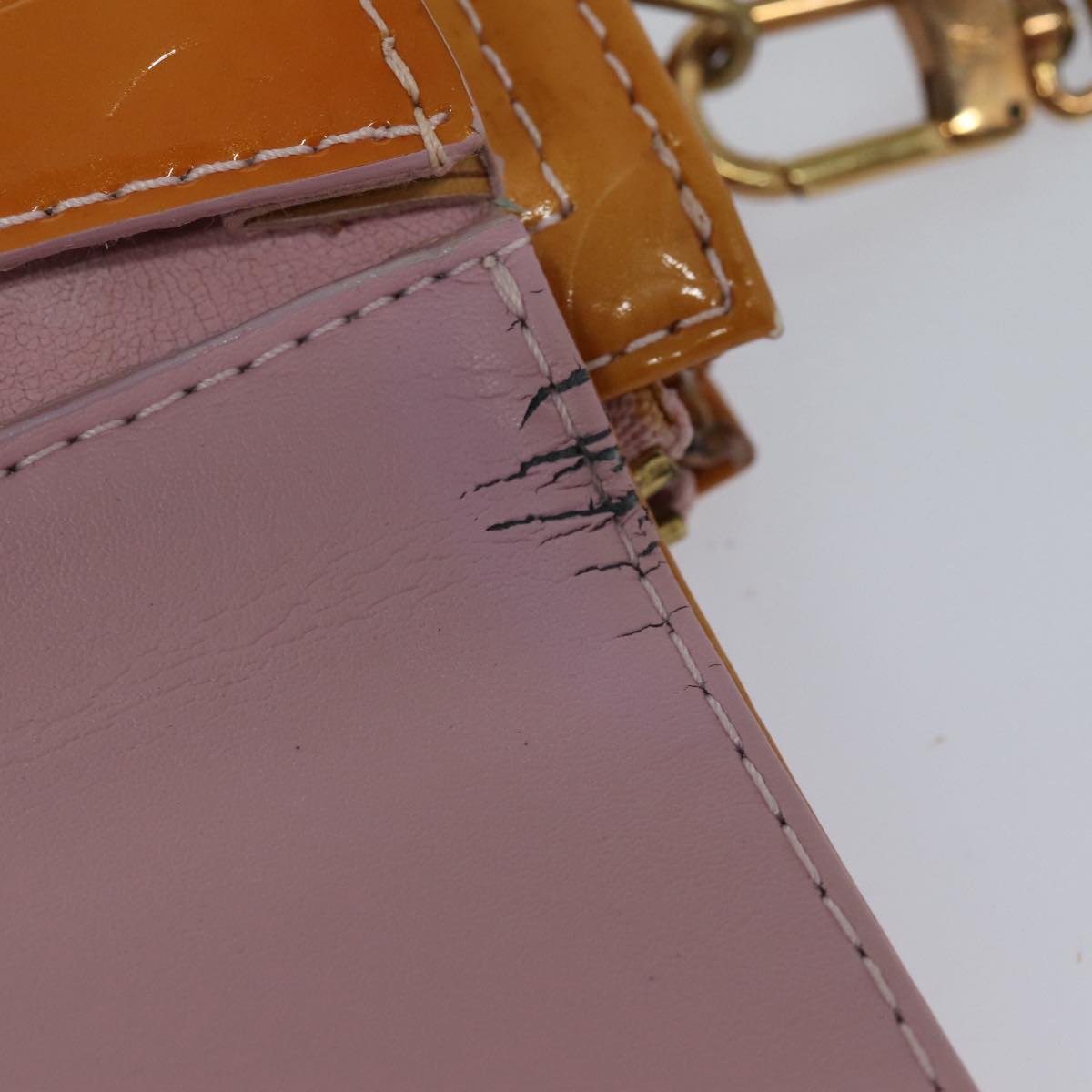LOUIS VUITTON Monogram Vernis Motto Pouch Marshmallow Pink M91312 LV 84288