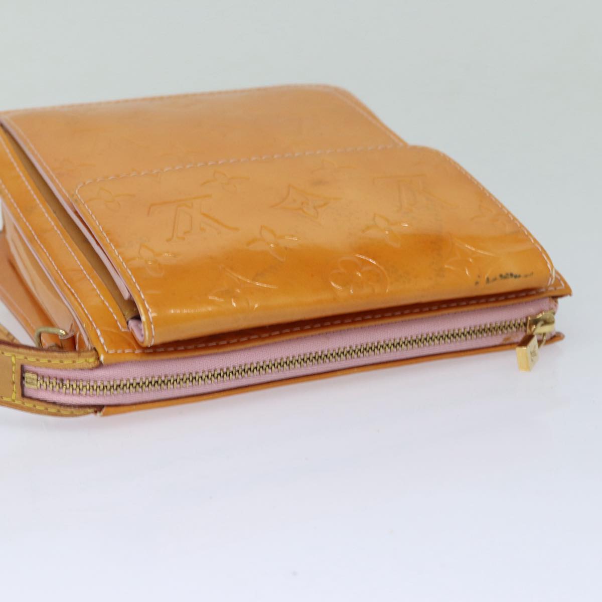 LOUIS VUITTON Monogram Vernis Motto Pouch Marshmallow Pink M91312 LV 84288