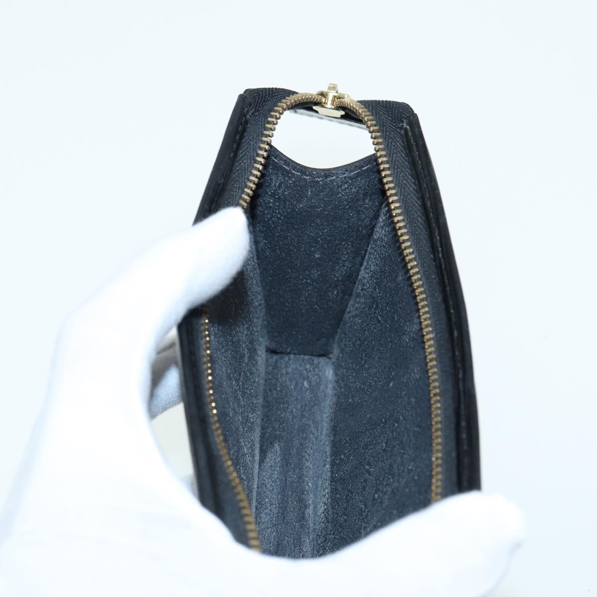 LOUIS VUITTON Epi Trousse Poche Toilette 15 Pouch Black LV 84302