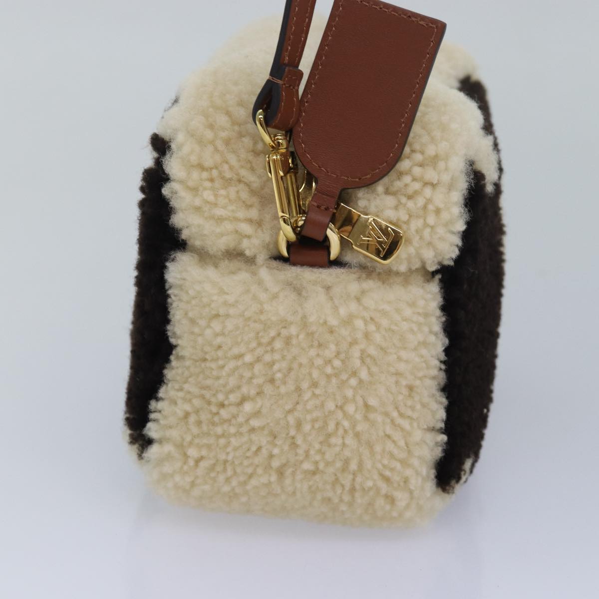 LOUIS VUITTON Monogram Teddy Beach Pouch Beige Black M68599 LV 84395SA
