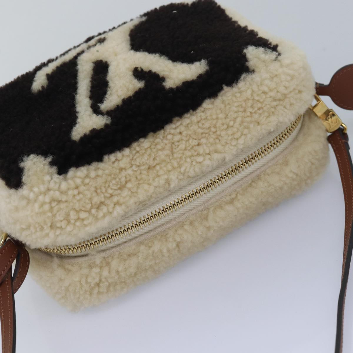 LOUIS VUITTON Monogram Teddy Beach Pouch Beige Black M68599 LV 84395SA
