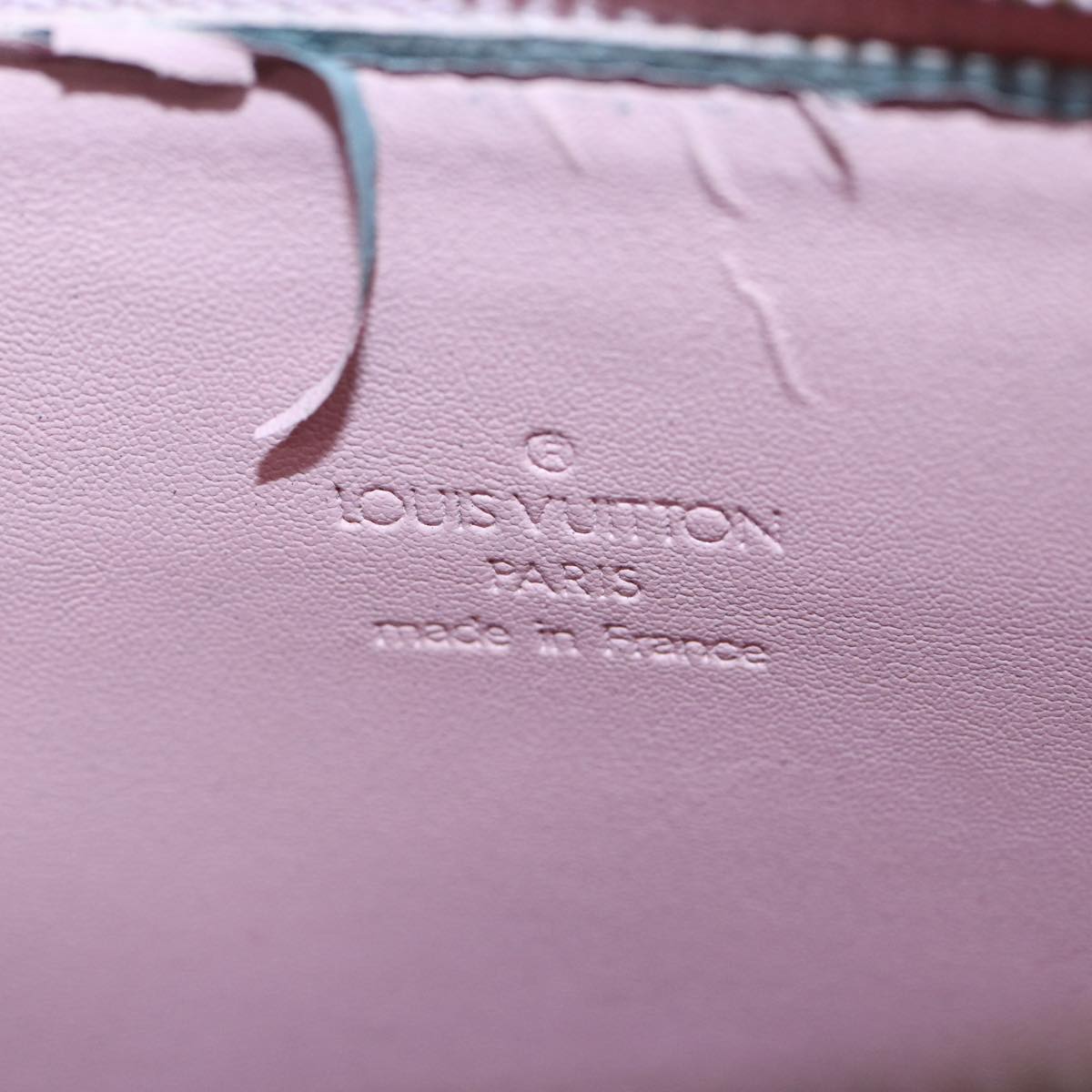 LOUIS VUITTON Monogram Vernis Motto Pouch Marshmallow Pink M91312 LV 84628