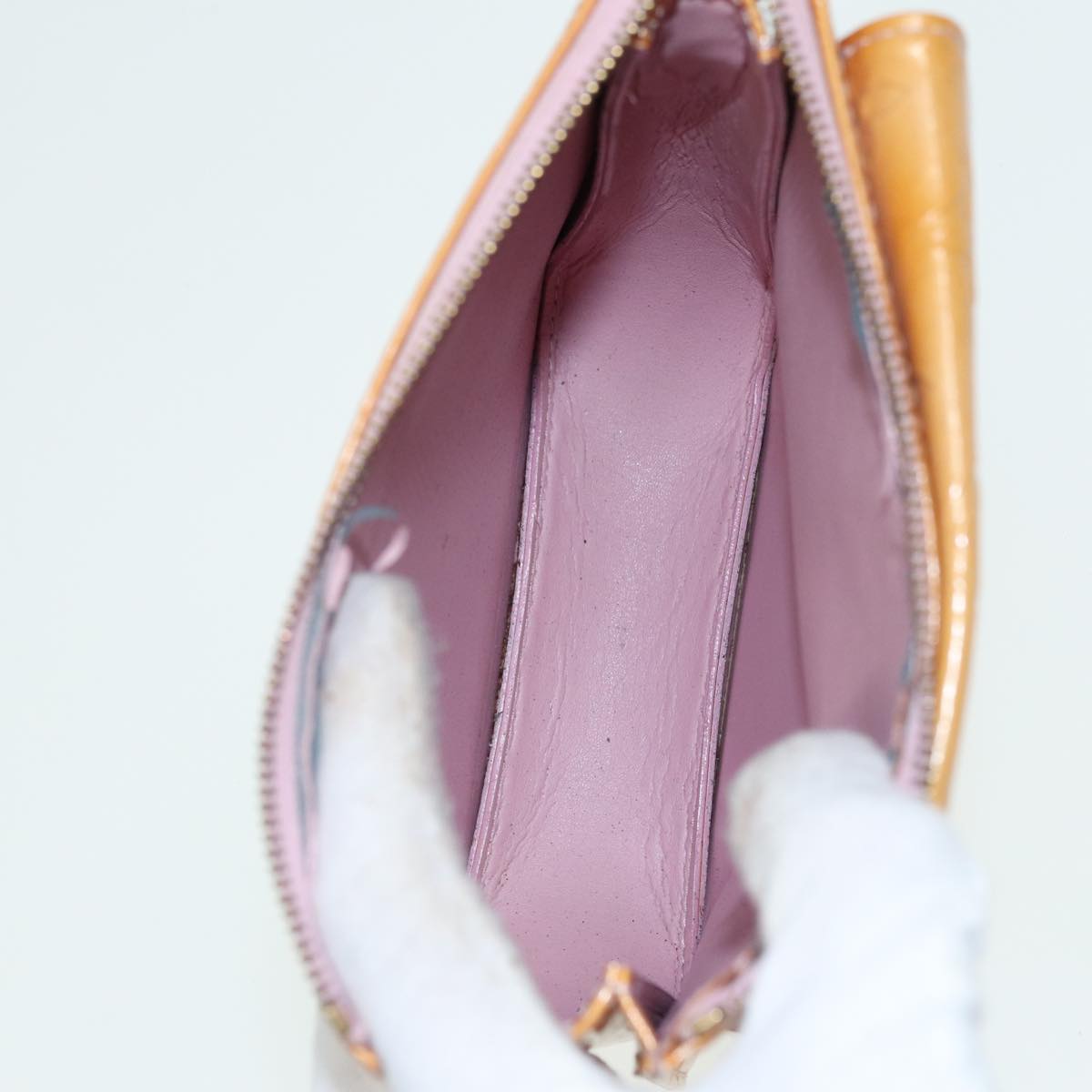 LOUIS VUITTON Monogram Vernis Motto Pouch Marshmallow Pink M91312 LV 84628