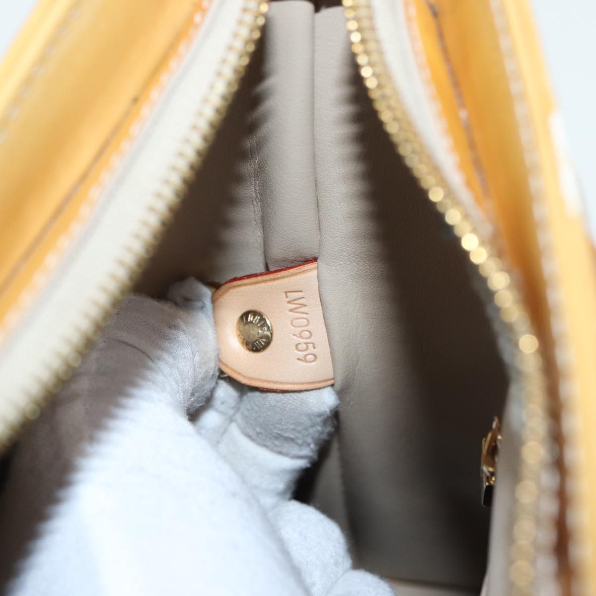 LOUIS VUITTON Monogram Vernis Houston Hand Bag Beige M91004 LV 84738