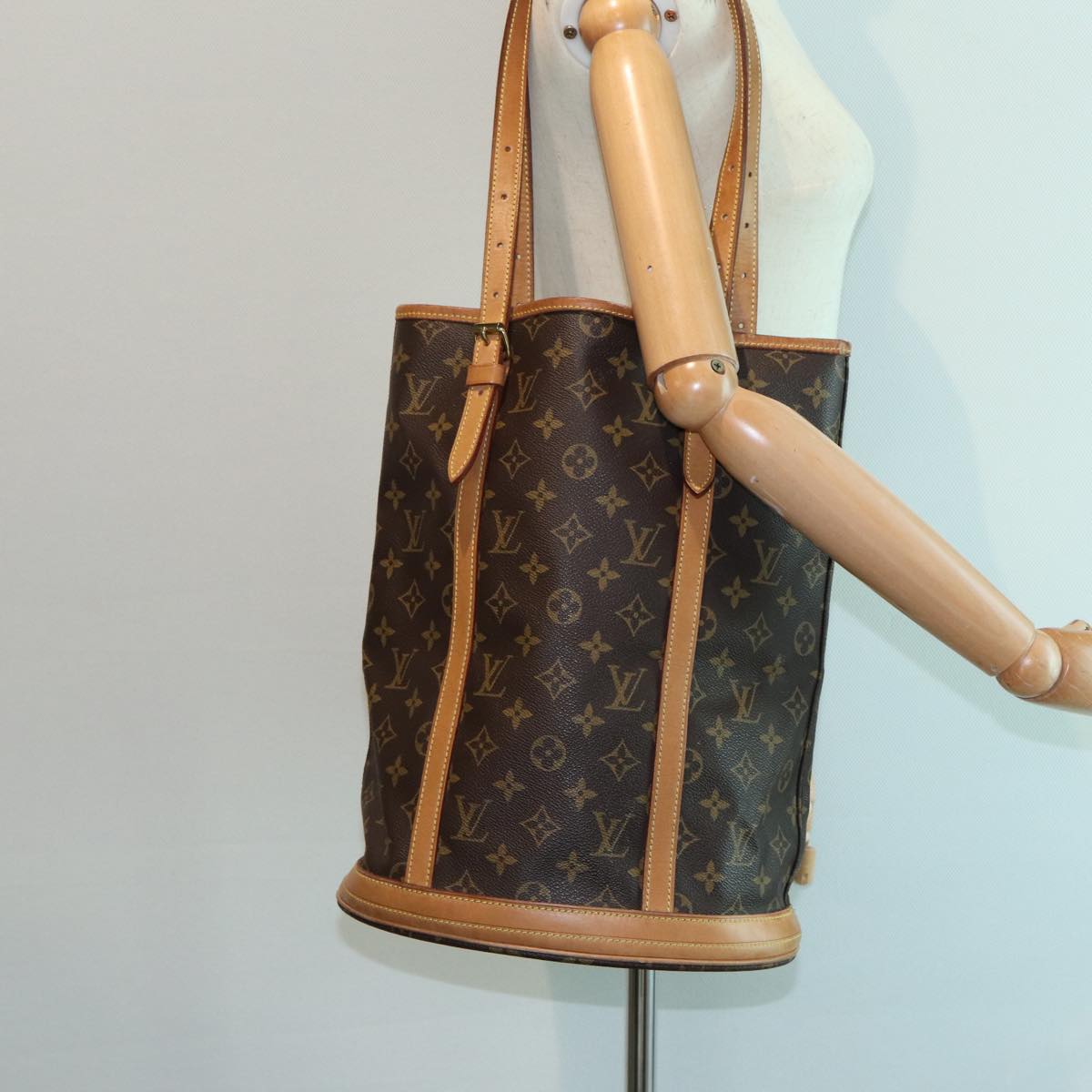 LOUIS VUITTON Monogram Bucket GM Shoulder Bag M42236 LV 84785