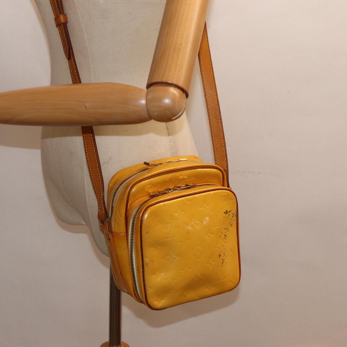 LOUIS VUITTON Monogram Vernis Wooster Shoulder Bag Yellow M91075 LV 85174