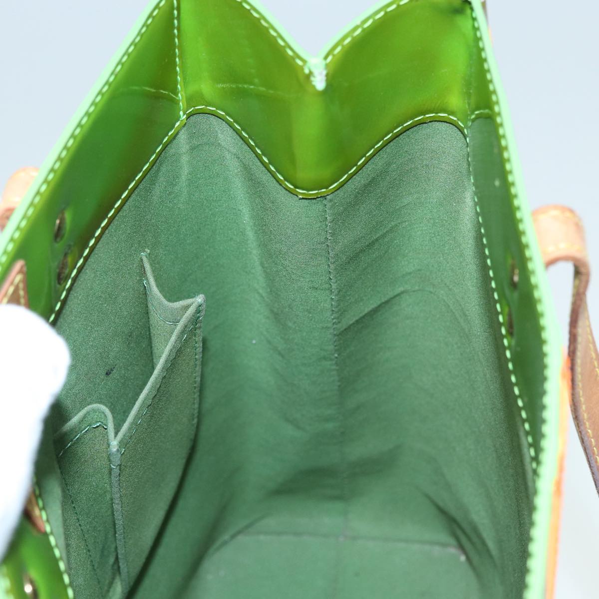 LOUIS VUITTON Monogram Vernis Fluo Reade MM Tote Bag Veil M91901 LV 85183