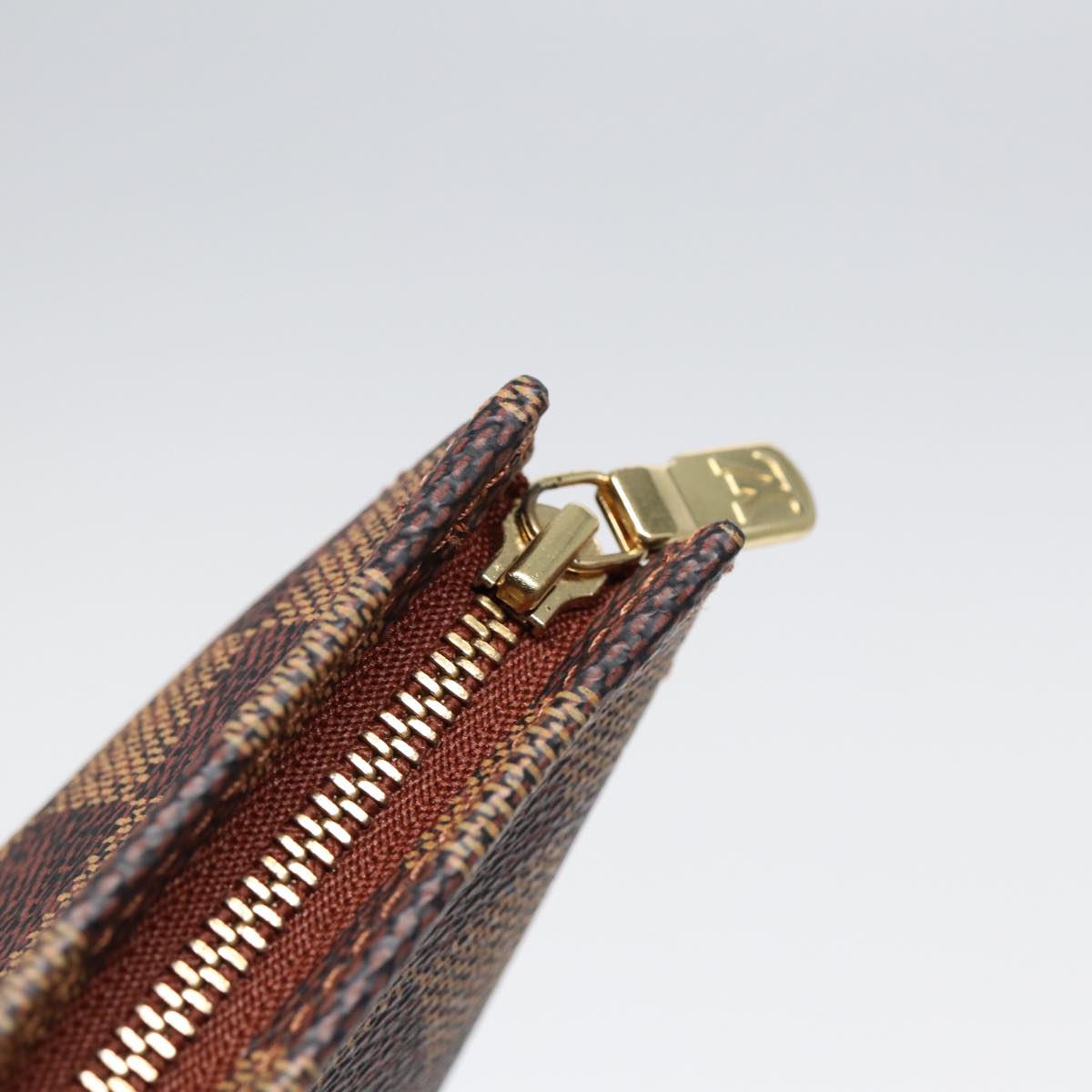 LOUIS VUITTON Damier Ebene Poche Toilette 26 Pouch N47543 LV 85210