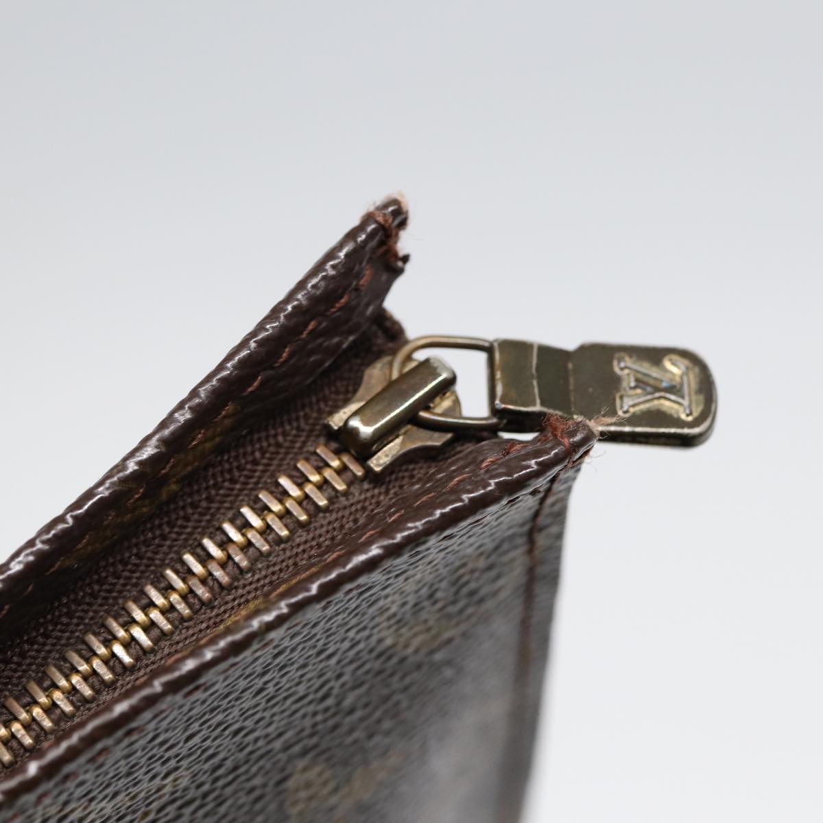 LOUIS VUITTON Monogram Poche Toilette 26 Pouch M47542 LV 85212