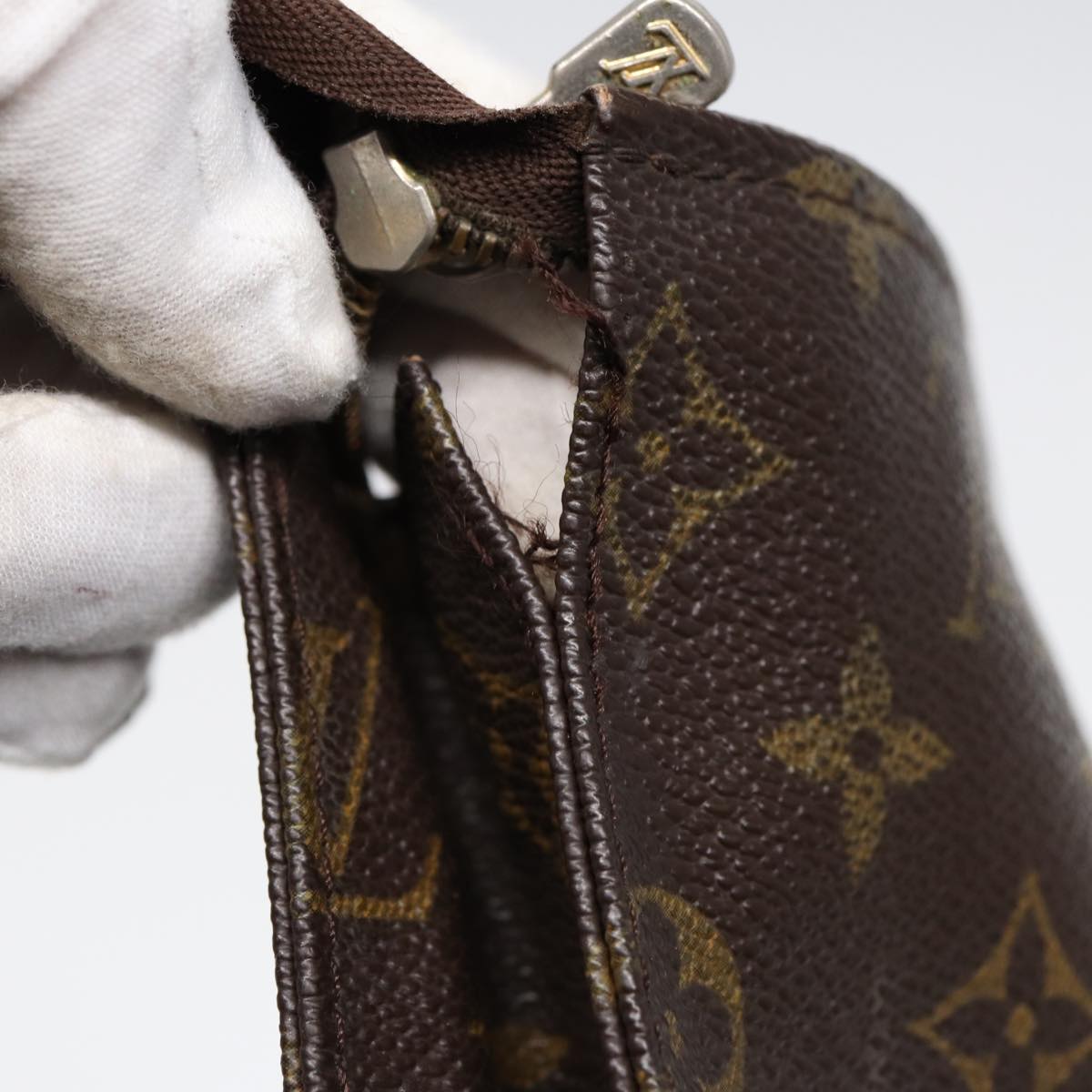 LOUIS VUITTON Monogram Poche Toilette 26 Pouch M47542 LV 85213