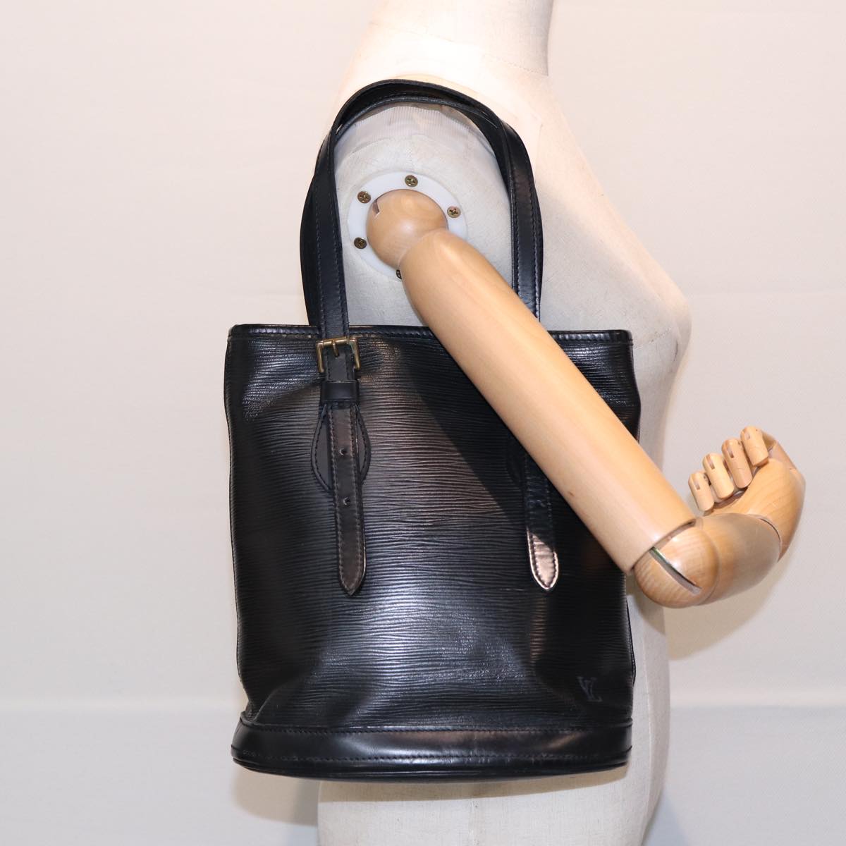 LOUIS VUITTON Epi Bucket PM Shoulder Bag Black M58992 LV 85250
