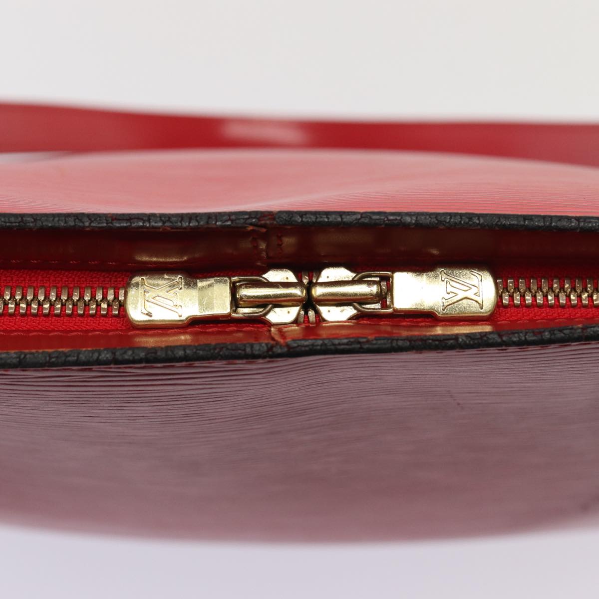 LOUIS VUITTON Epi Lussac Shoulder Bag Red M52287 LV 85255