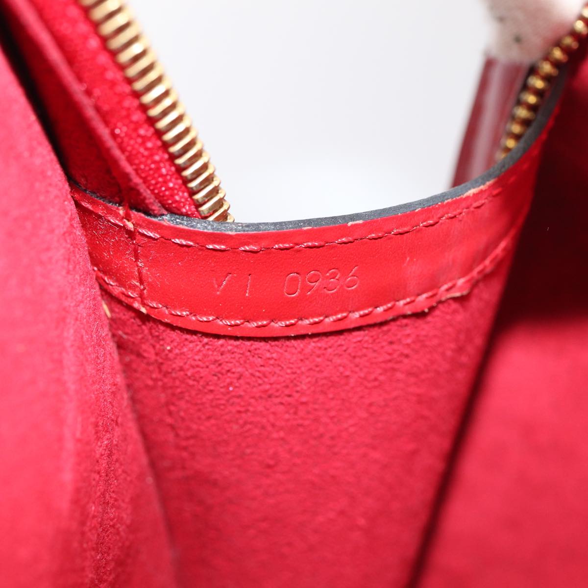 LOUIS VUITTON Epi Lussac Shoulder Bag Red M52287 LV 85255
