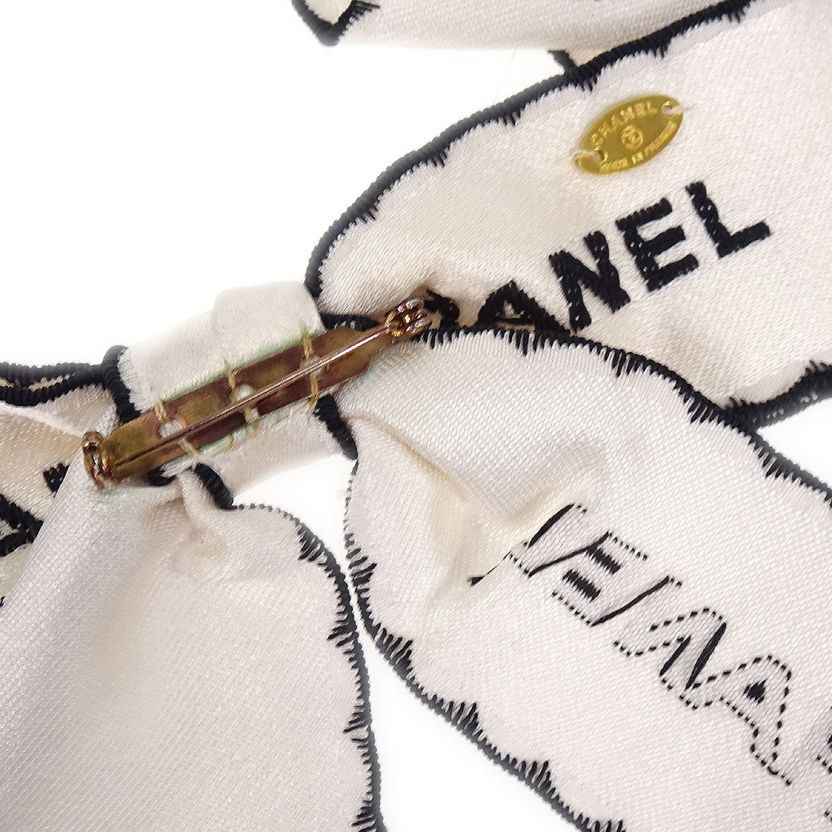Luxury Chanel 1994 Bow Brooch