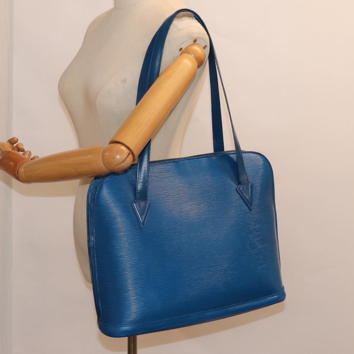 LOUIS VUITTON Epi Lussac Shoulder Bag Blue M52285 LV 85306
