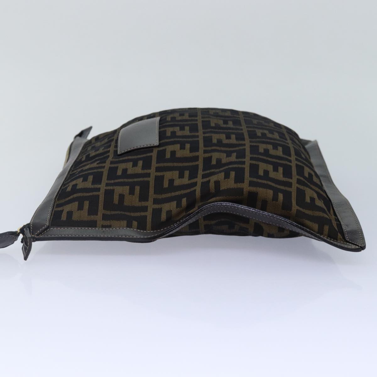 Luxury Fendi Zucca Canvas Clutch Bag Brown Black gold85411