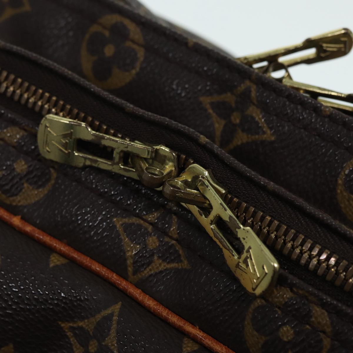 LOUIS VUITTON Monogram Reporter GM Shoulder Bag M45252 LV 85673