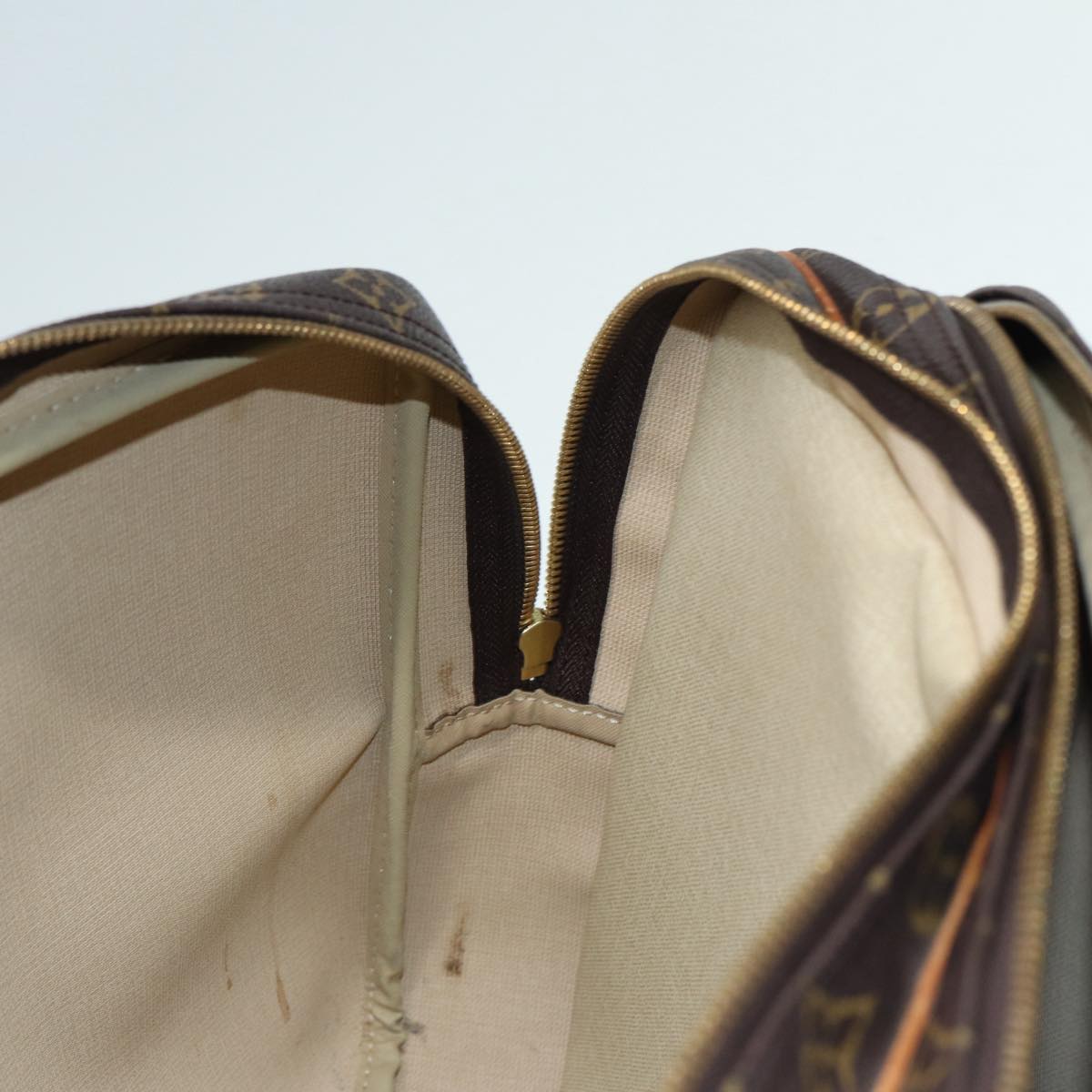 LOUIS VUITTON Monogram Reporter GM Shoulder Bag M45252 LV 85673