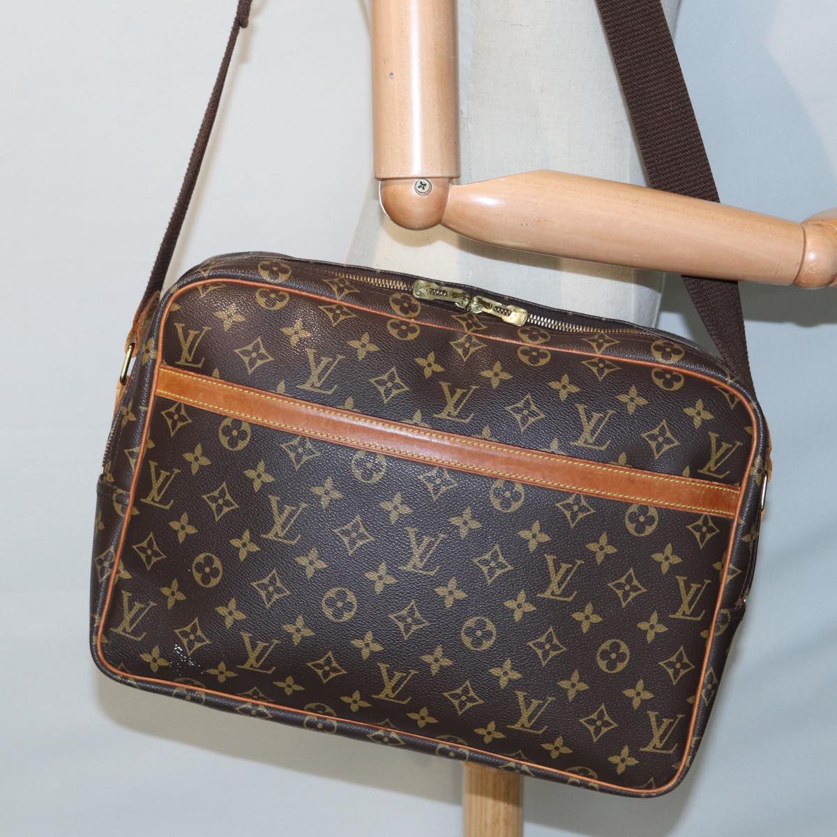 LOUIS VUITTON Monogram Reporter GM Shoulder Bag M45252 LV 85673