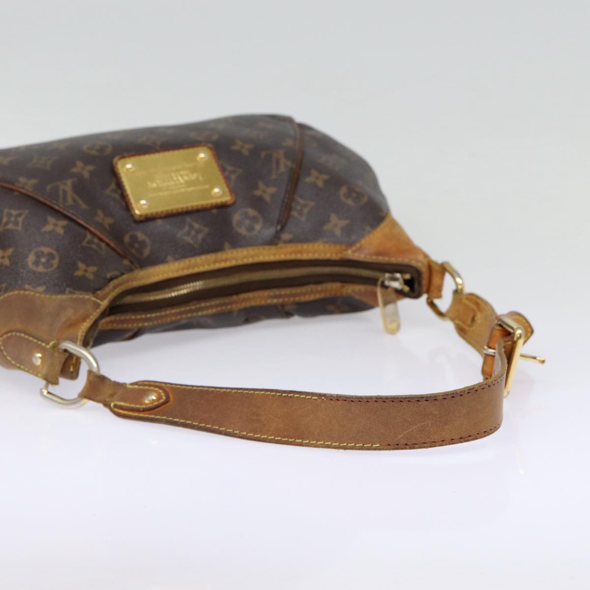 LOUIS VUITTON Monogram Thames GM Shoulder Bag M56383 LV 85732