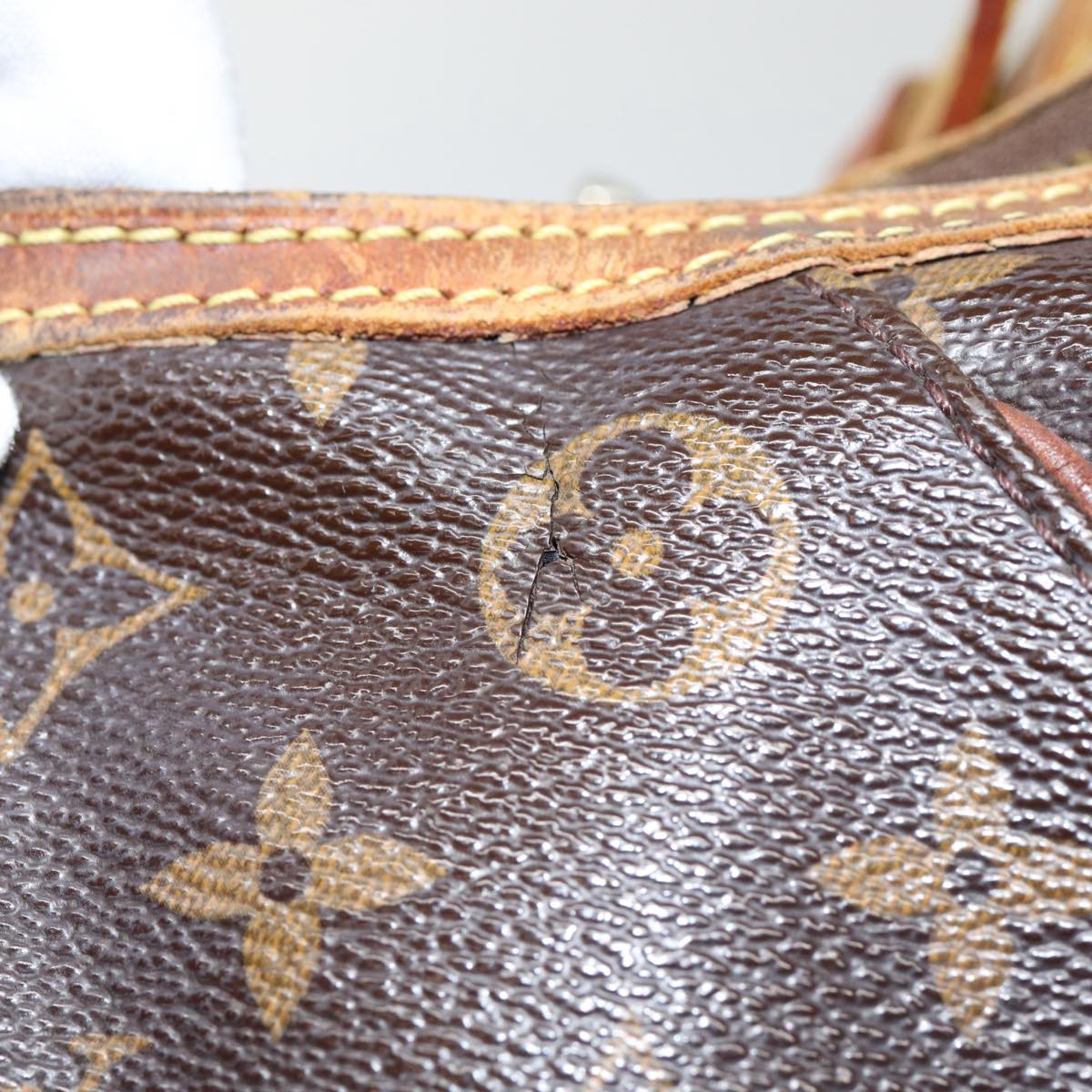 LOUIS VUITTON Monogram Thames GM Shoulder Bag M56383 LV 85732