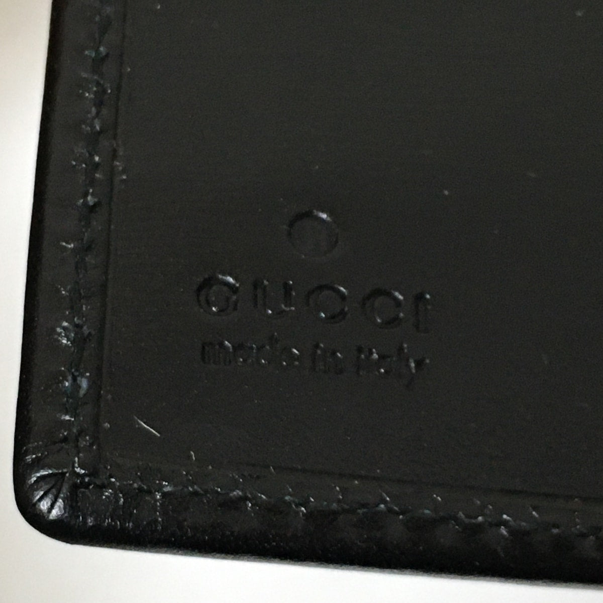 Gucci --  Leather Wallet  ()