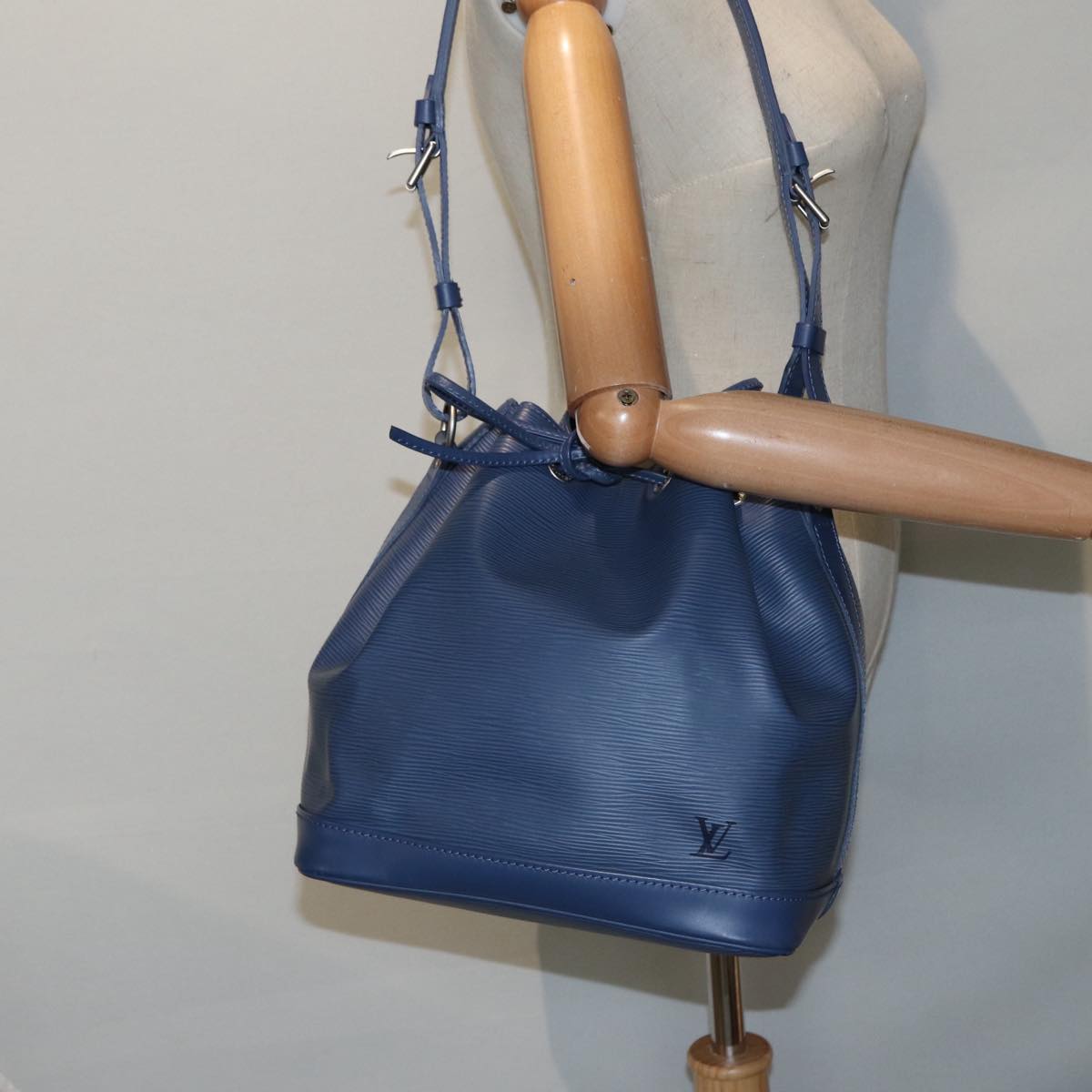 LOUIS VUITTON Epi Noe Shoulder Bag Myrtille LV 86012A
