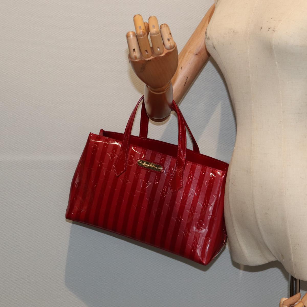 LOUIS VUITTON VernisRayure Wilshire PM Bag Pomme D'amour M91701 LV 86041