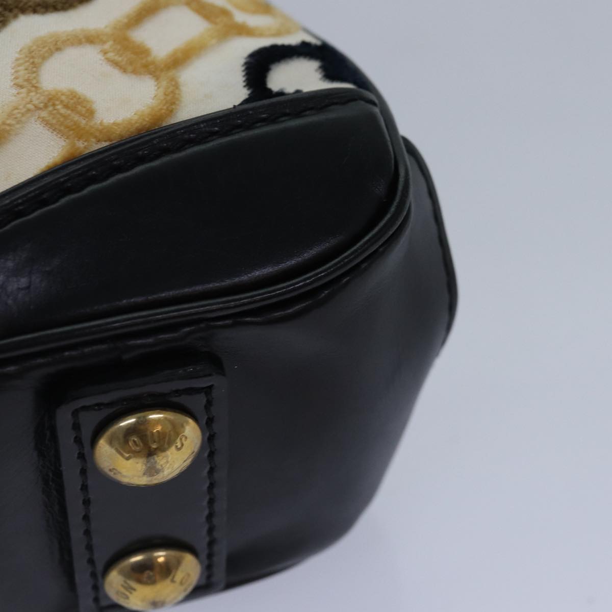 LOUIS VUITTON Monogram Charm Pochette Lover Hand Bag Ivory M95194 LV 86283A