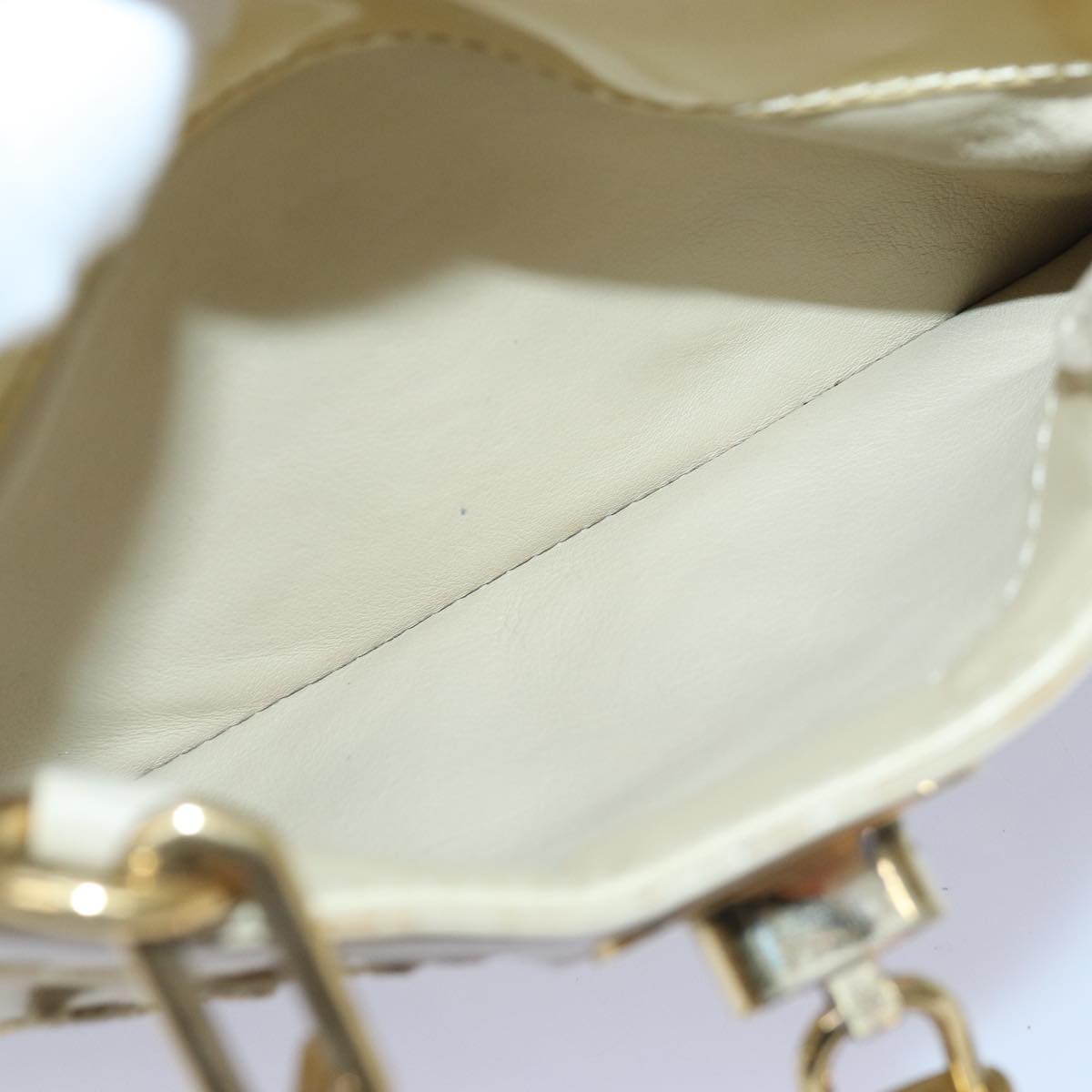 LOUIS VUITTON Monogram Charm Pochette Lover Hand Bag Ivory M95194 LV 86283A