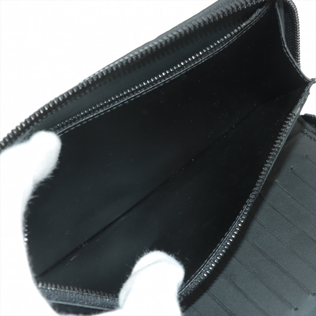Louis Vuitton  Zippie Wallet Vertical M69047 Black Round Zip Wallet
