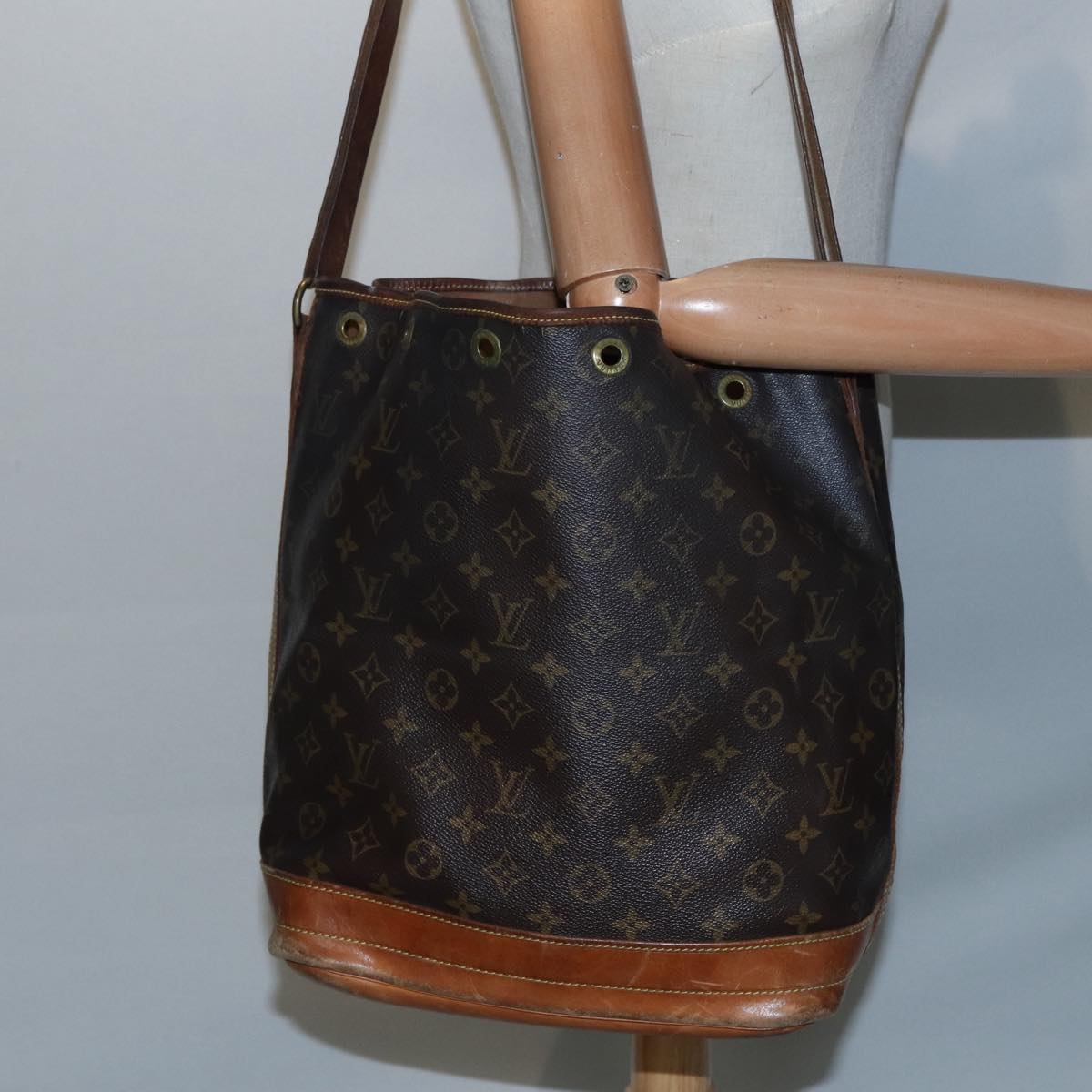 LOUIS VUITTON Monogram Noe Shoulder Bag M42224 LV 86680