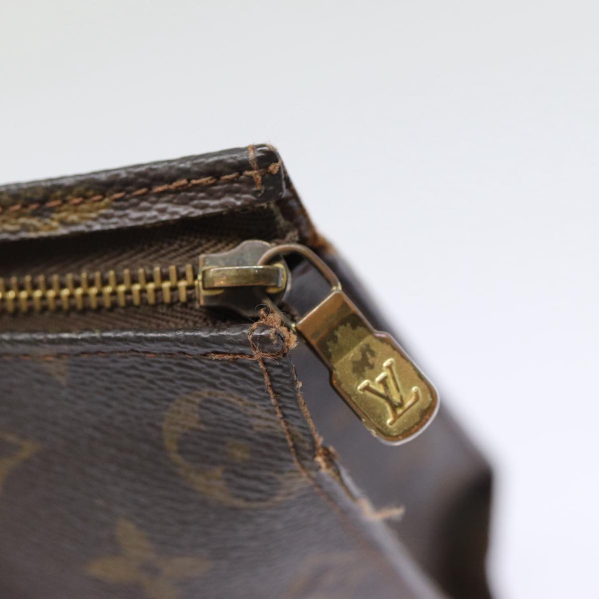 LOUIS VUITTON Monogram Poche Toilette 26 Pouch M47542 LV 86681